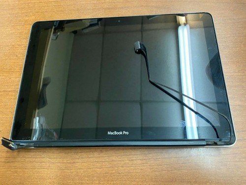 Genuine apple macbook - genuine,